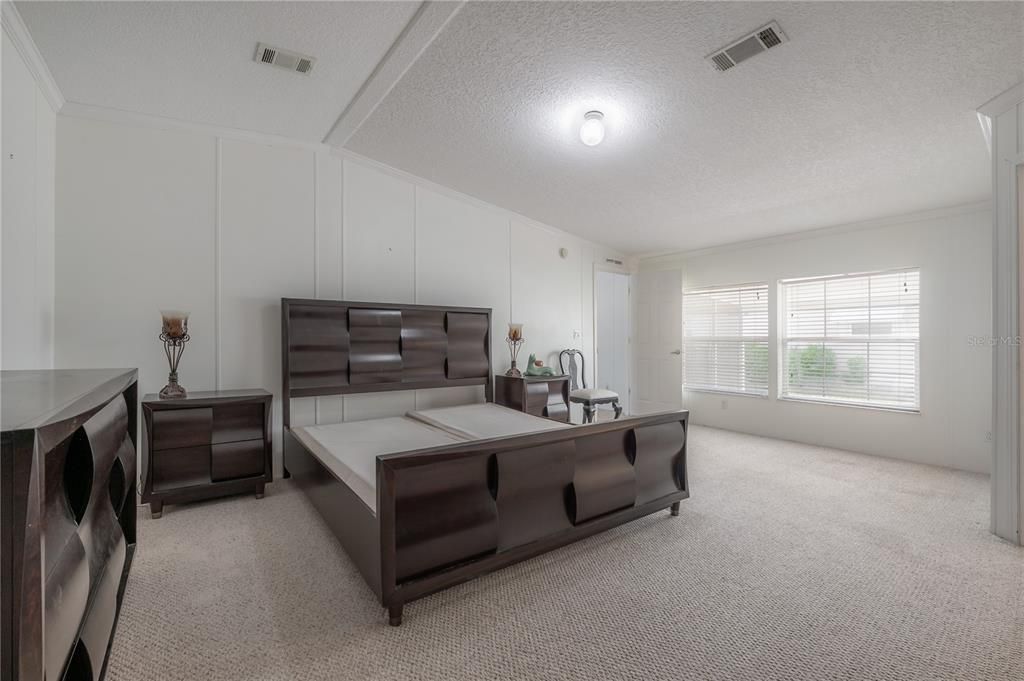 En Venta: $185,000 (4 camas, 2 baños, 2040 Pies cuadrados)