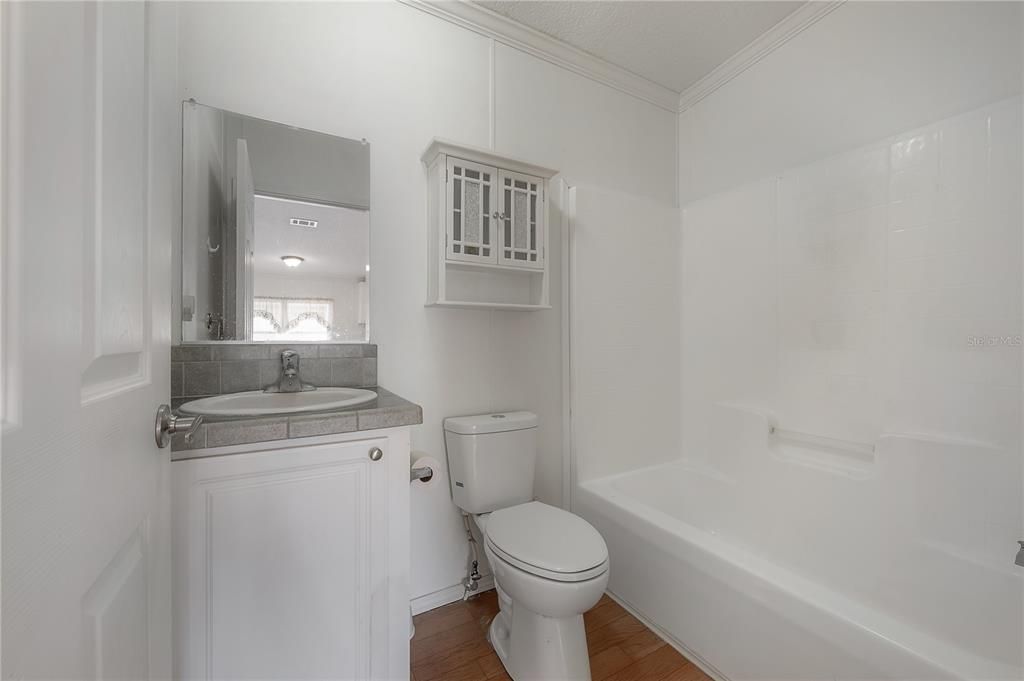 En Venta: $185,000 (4 camas, 2 baños, 2040 Pies cuadrados)