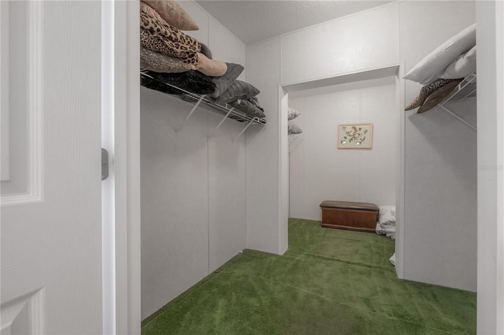 En Venta: $185,000 (4 camas, 2 baños, 2040 Pies cuadrados)