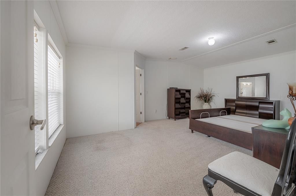En Venta: $185,000 (4 camas, 2 baños, 2040 Pies cuadrados)