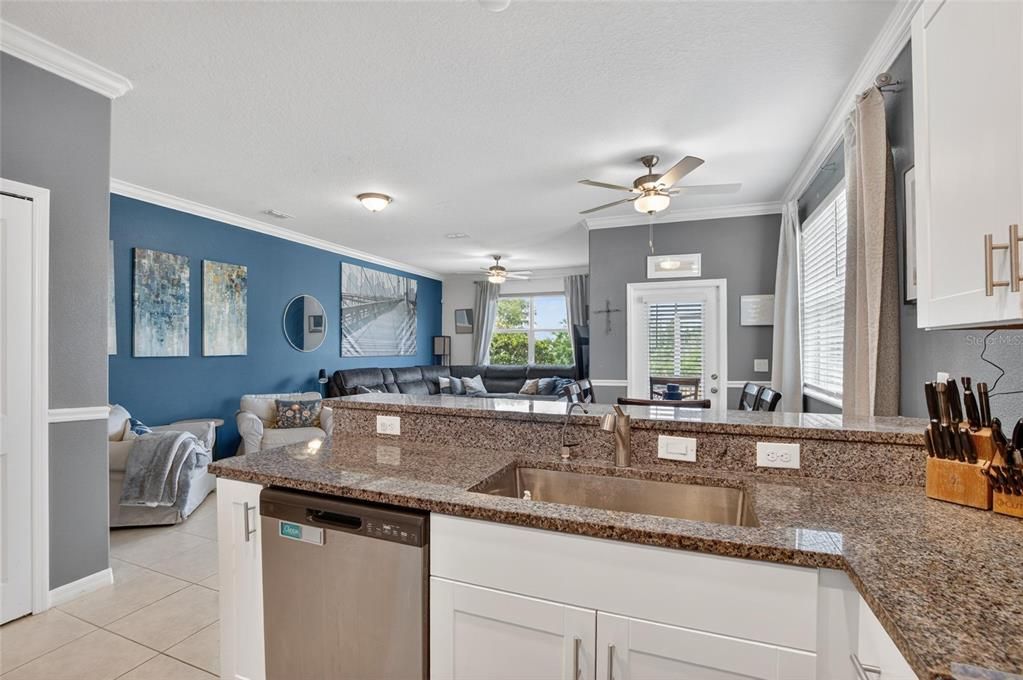 For Rent: $2,400 (3 beds, 2 baths, 1787 Square Feet)