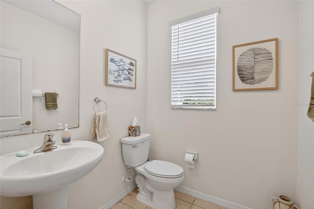 For Rent: $2,400 (3 beds, 2 baths, 1787 Square Feet)