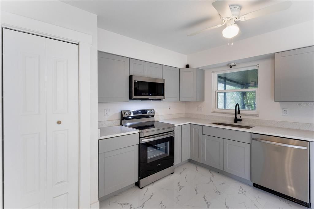 En Venta: $330,000 (3 camas, 2 baños, 1344 Pies cuadrados)
