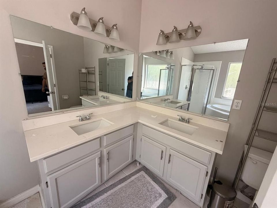 For Rent: $2,700 (4 beds, 3 baths, 1987 Square Feet)