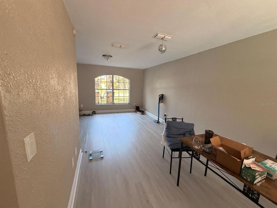 For Rent: $2,700 (4 beds, 3 baths, 1987 Square Feet)