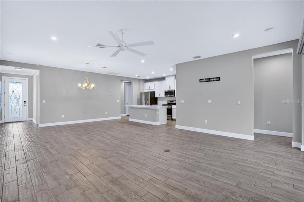 For Sale: $485,000 (3 beds, 2 baths, 1831 Square Feet)