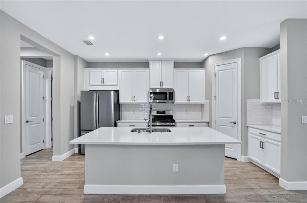 For Sale: $485,000 (3 beds, 2 baths, 1831 Square Feet)