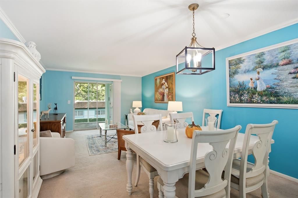 For Sale: $152,000 (2 beds, 1 baths, 935 Square Feet)