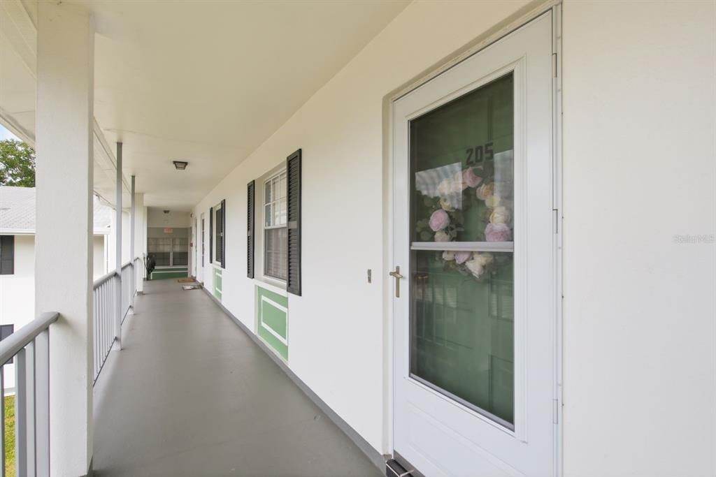 For Sale: $152,000 (2 beds, 1 baths, 935 Square Feet)