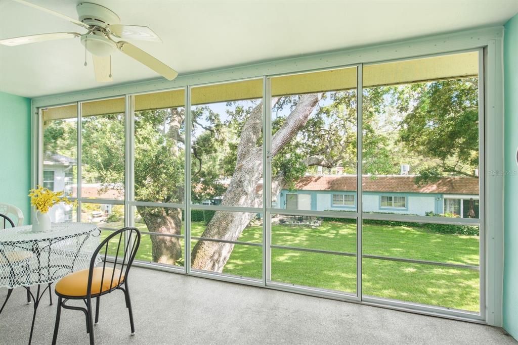 For Sale: $152,000 (2 beds, 1 baths, 935 Square Feet)