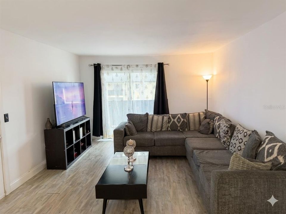 En Venta: $110,000 (2 camas, 1 baños, 826 Pies cuadrados)