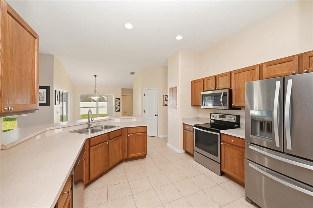 For Sale: $515,000 (4 beds, 3 baths, 2068 Square Feet)
