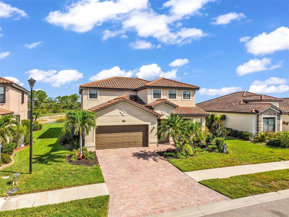 For Sale: $740,000 (4 beds, 3 baths, 2836 Square Feet)