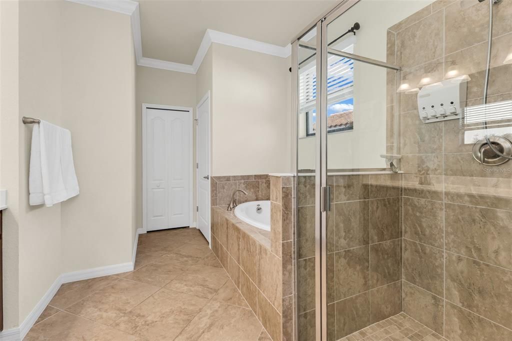 For Sale: $740,000 (4 beds, 3 baths, 2836 Square Feet)