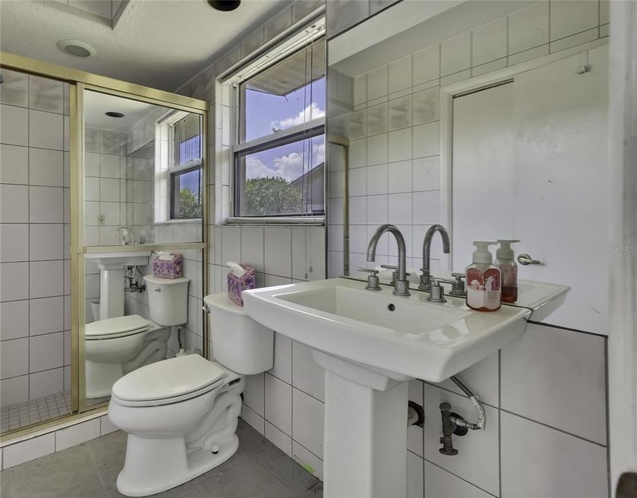 For Sale: $599,900 (4 beds, 4 baths, 3519 Square Feet)