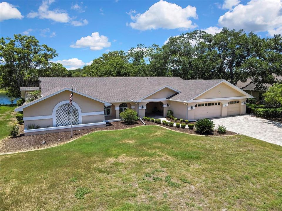 For Sale: $599,900 (4 beds, 4 baths, 3519 Square Feet)