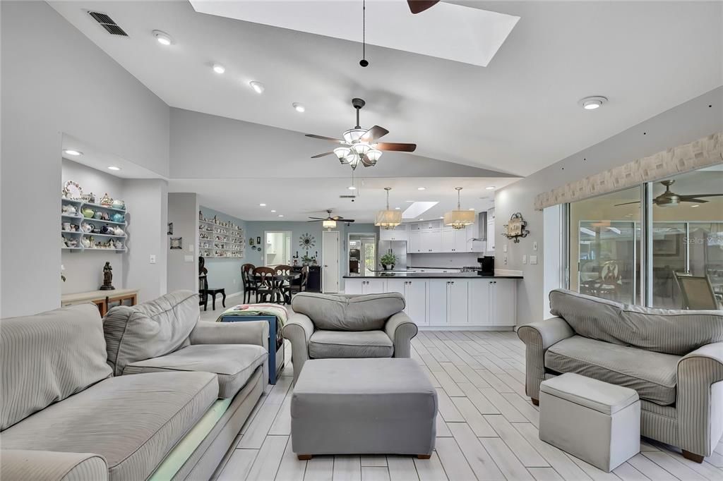 For Sale: $599,900 (4 beds, 4 baths, 3519 Square Feet)