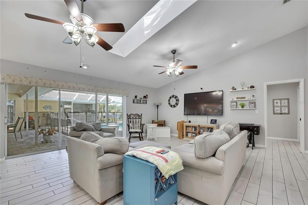 For Sale: $599,900 (4 beds, 4 baths, 3519 Square Feet)