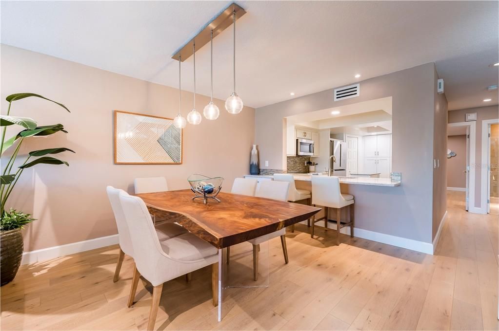 : $799,000 (3 camas, 3 baños, 1930 Pies cuadrados)