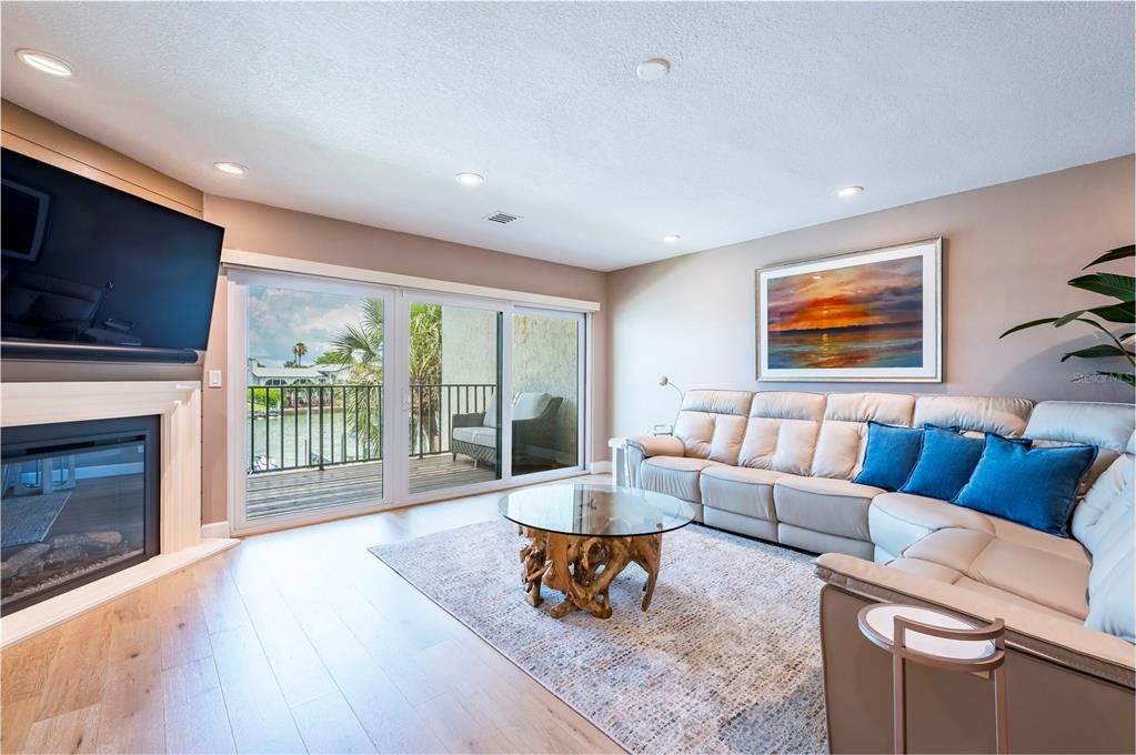 : $799,000 (3 camas, 3 baños, 1930 Pies cuadrados)