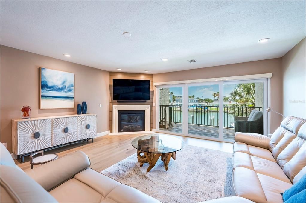 : $799,000 (3 camas, 3 baños, 1930 Pies cuadrados)