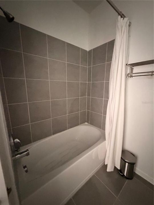 В аренду: $2,500 (4 спален, 2 ванн, 1868 Квадратных фут)