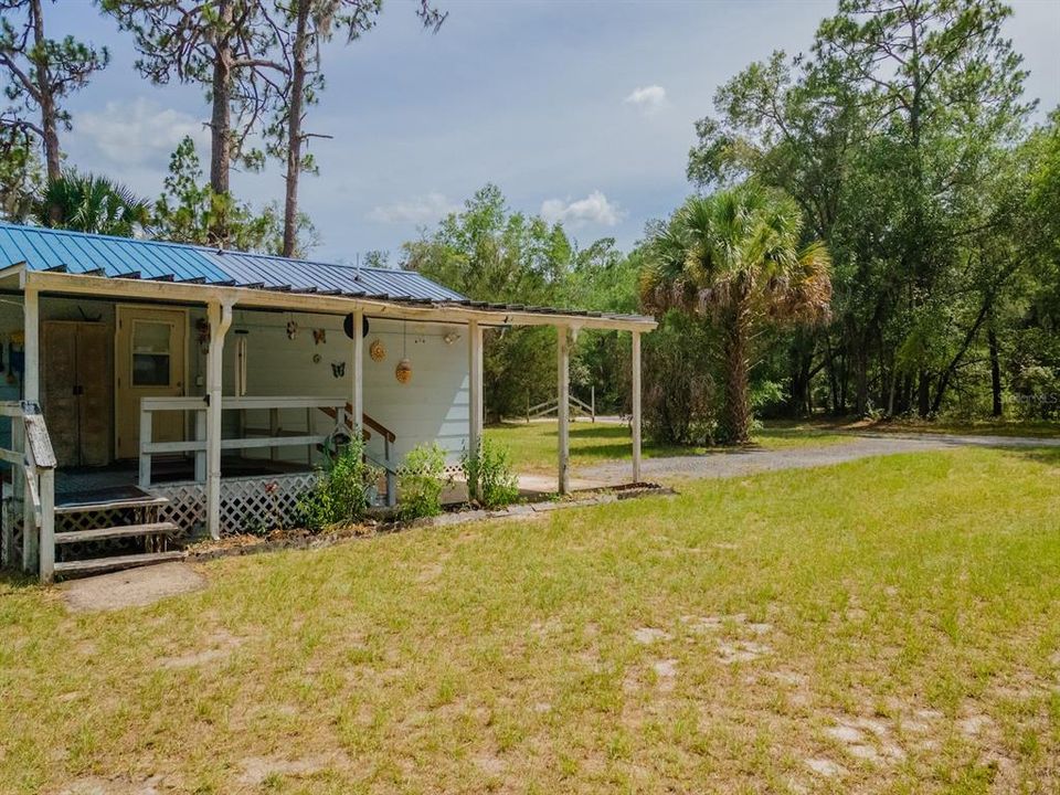 For Sale: $190,000 (1 beds, 2 baths, 880 Square Feet)