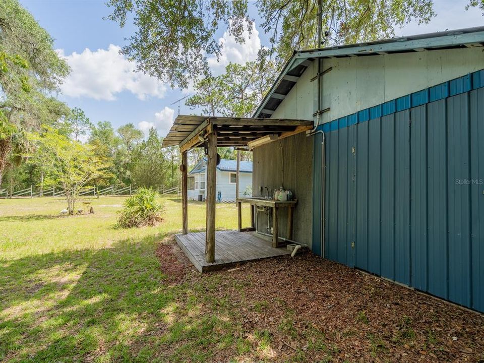For Sale: $190,000 (1 beds, 2 baths, 880 Square Feet)