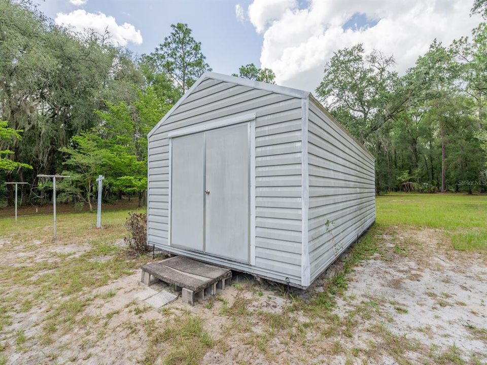 For Sale: $190,000 (1 beds, 2 baths, 880 Square Feet)
