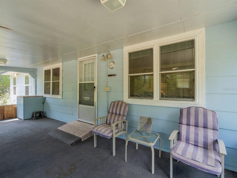 For Sale: $190,000 (1 beds, 2 baths, 880 Square Feet)