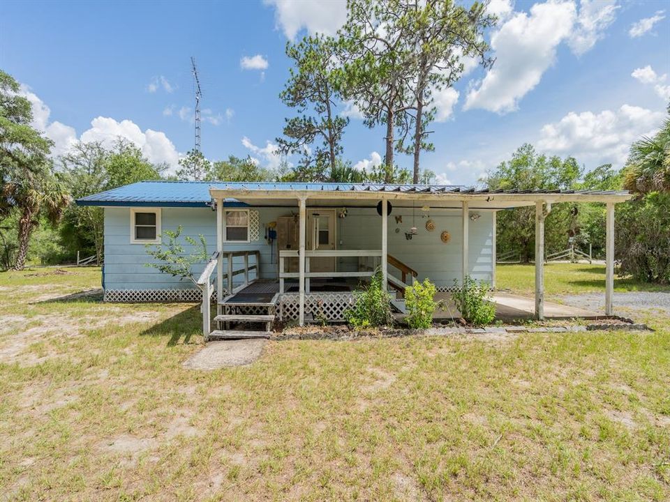 For Sale: $190,000 (1 beds, 2 baths, 880 Square Feet)