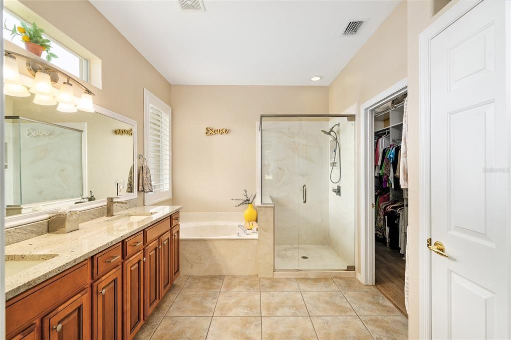For Sale: $429,000 (2 beds, 2 baths, 2019 Square Feet)