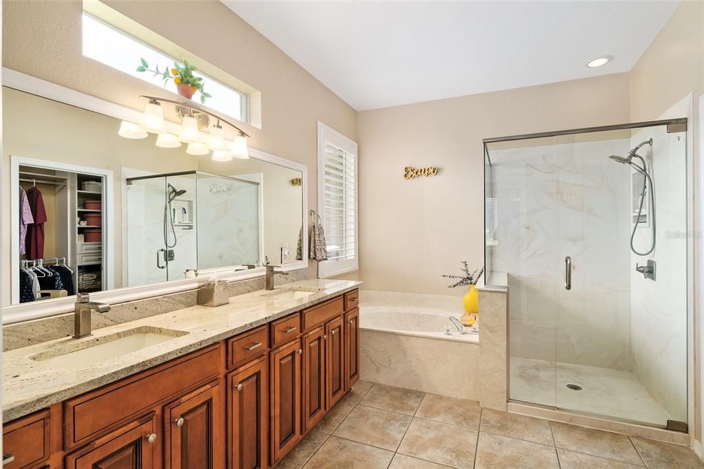 For Sale: $429,000 (2 beds, 2 baths, 2019 Square Feet)