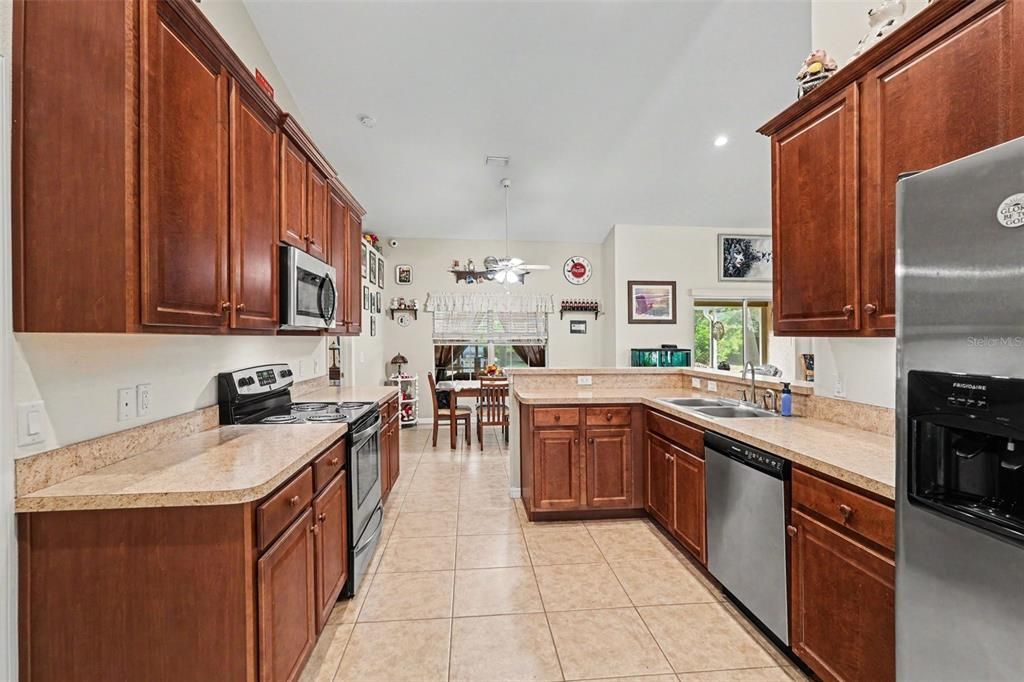En Venta: $360,000 (2 camas, 2 baños, 2118 Pies cuadrados)