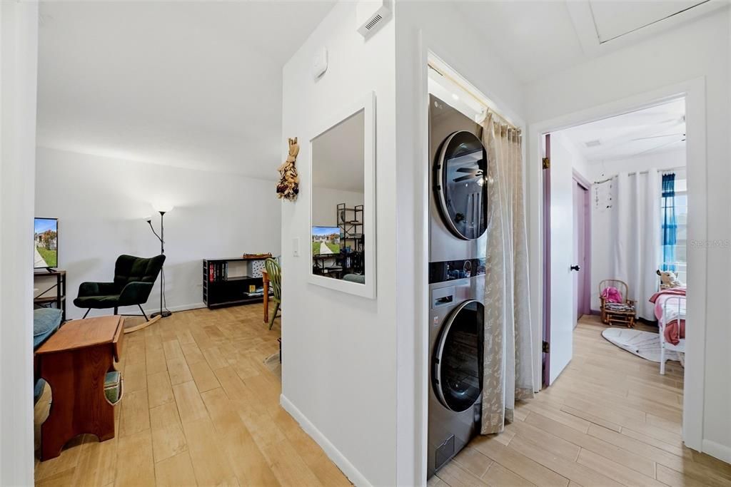 For Sale: $169,000 (2 beds, 1 baths, 794 Square Feet)