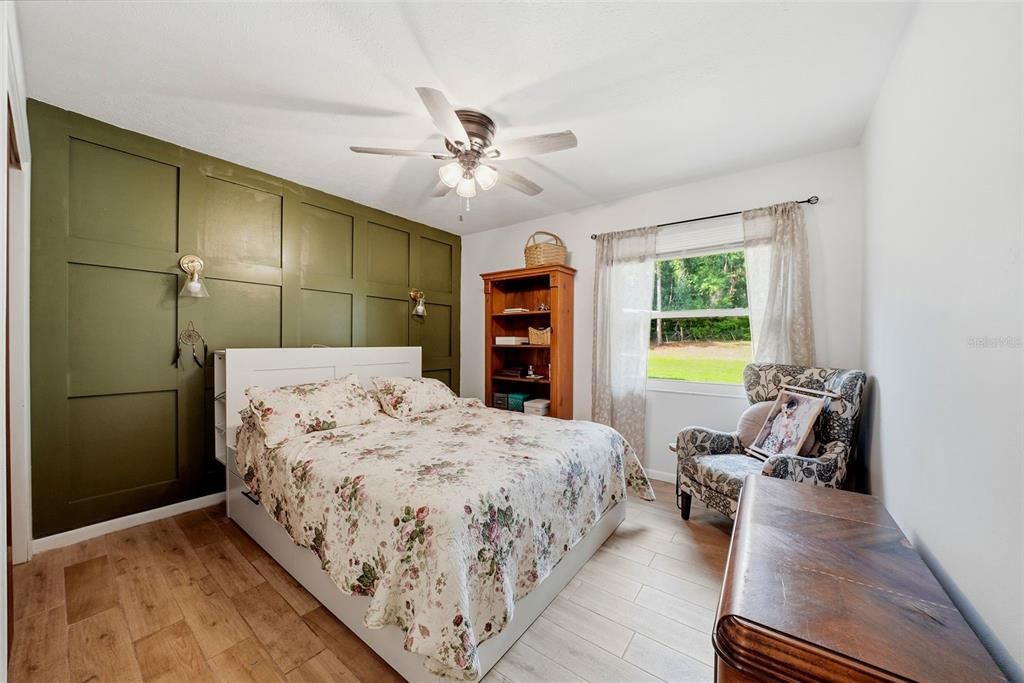 For Sale: $169,000 (2 beds, 1 baths, 794 Square Feet)