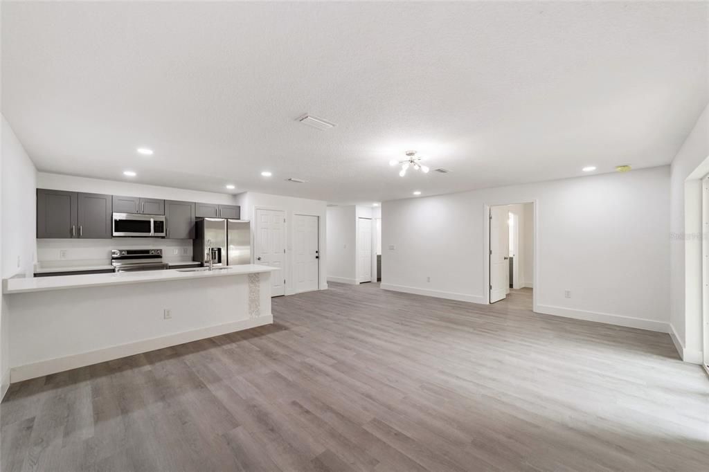 Active With Contract: $203,000 (3 beds, 2 baths, 1218 Square Feet)