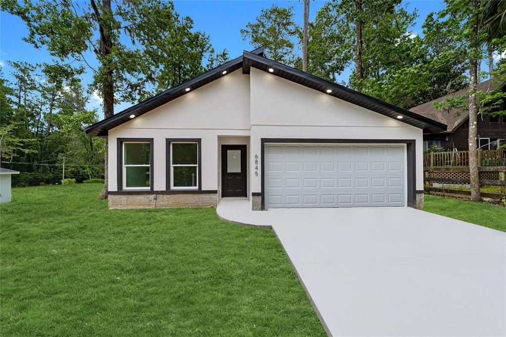 Active With Contract: $203,000 (3 beds, 2 baths, 1218 Square Feet)