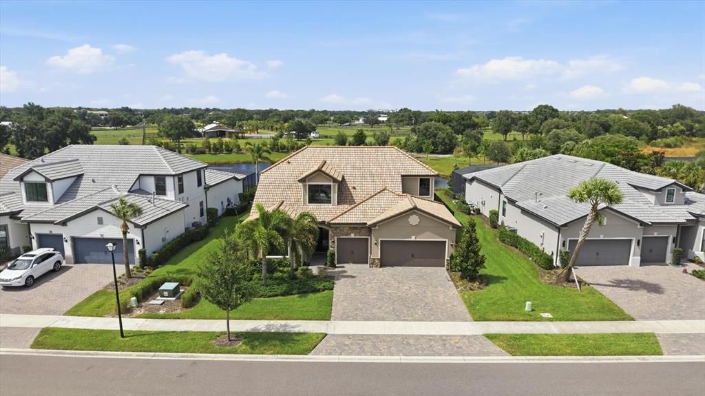 For Sale: $1,450,000 (4 beds, 4 baths, 3897 Square Feet)