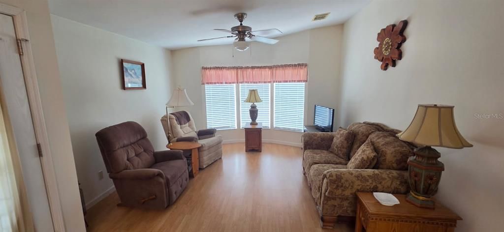 En Venta: $219,000 (3 camas, 2 baños, 1512 Pies cuadrados)