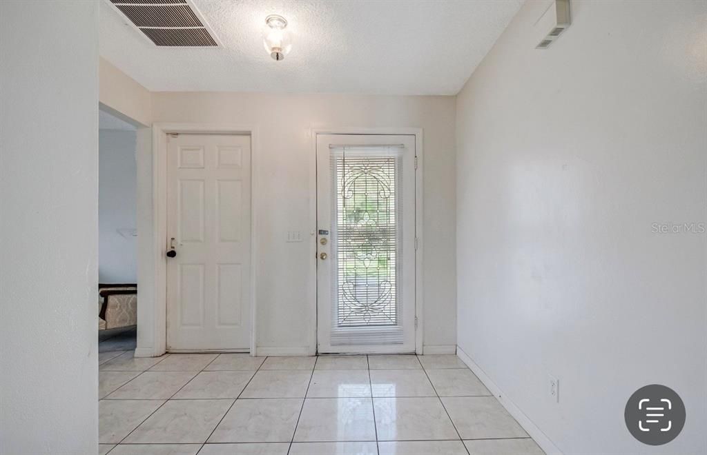 For Sale: $290,000 (3 beds, 2 baths, 1596 Square Feet)