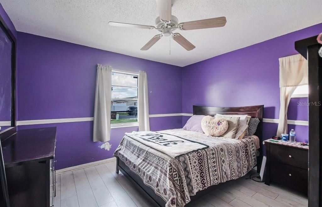 For Sale: $290,000 (3 beds, 2 baths, 1596 Square Feet)