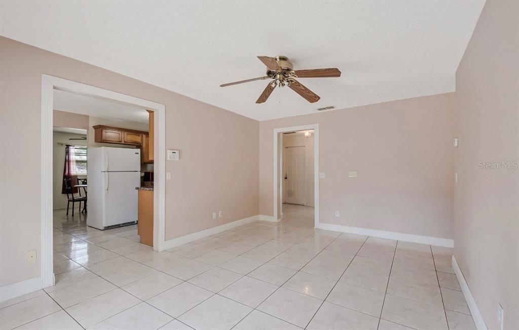 For Sale: $290,000 (3 beds, 2 baths, 1596 Square Feet)