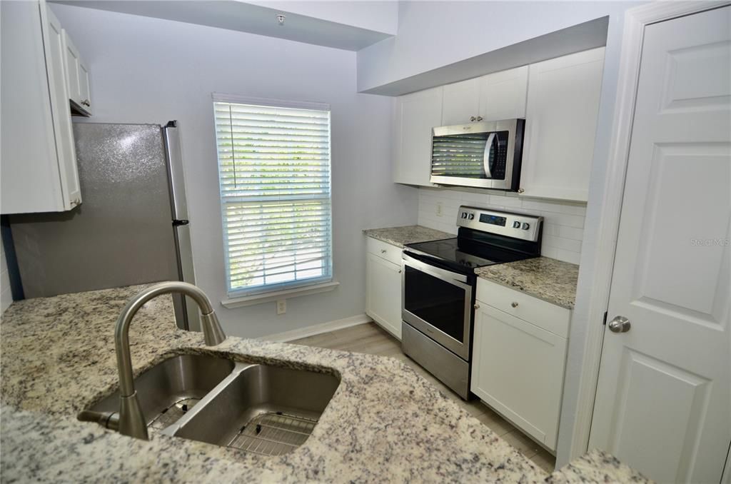 For Sale: $270,000 (3 beds, 2 baths, 1499 Square Feet)