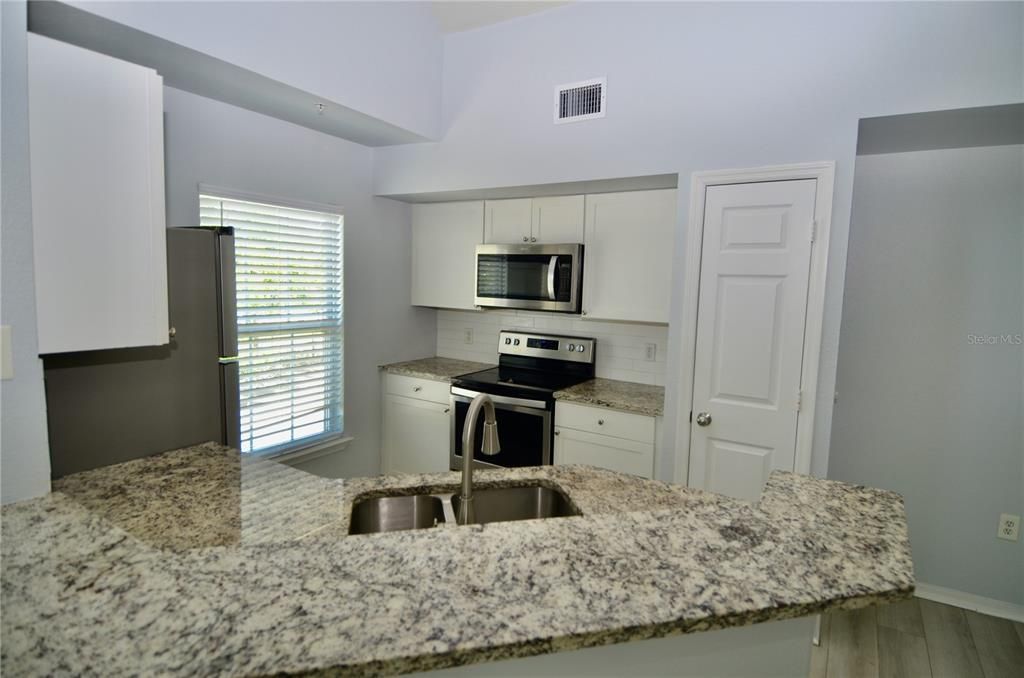 For Sale: $270,000 (3 beds, 2 baths, 1499 Square Feet)