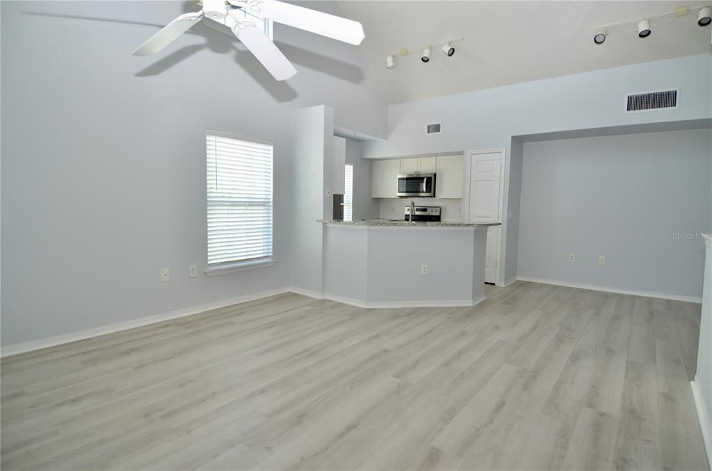 For Sale: $270,000 (3 beds, 2 baths, 1499 Square Feet)