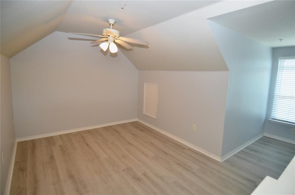 For Sale: $270,000 (3 beds, 2 baths, 1499 Square Feet)