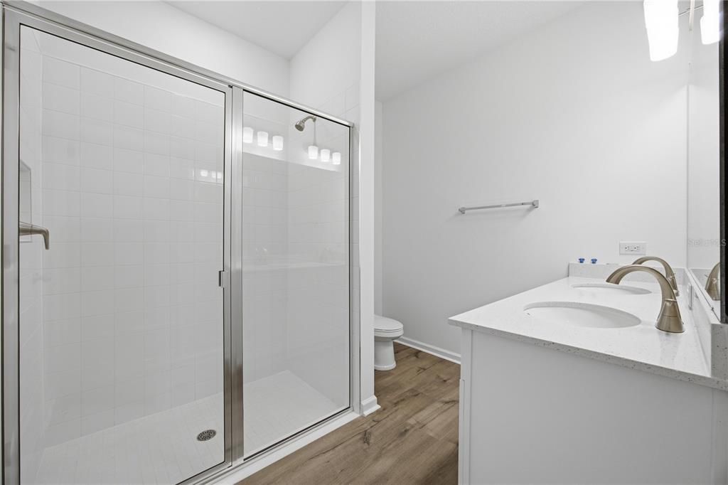 En Venta: $329,990 (4 camas, 2 baños, 1625 Pies cuadrados)