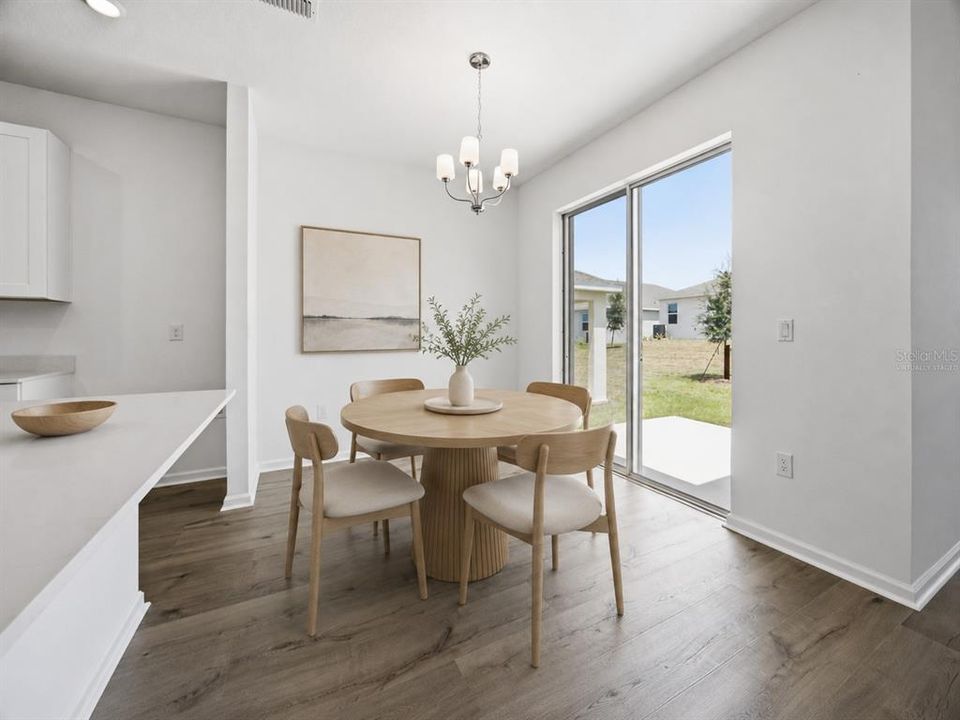 En Venta: $329,990 (4 camas, 2 baños, 1625 Pies cuadrados)