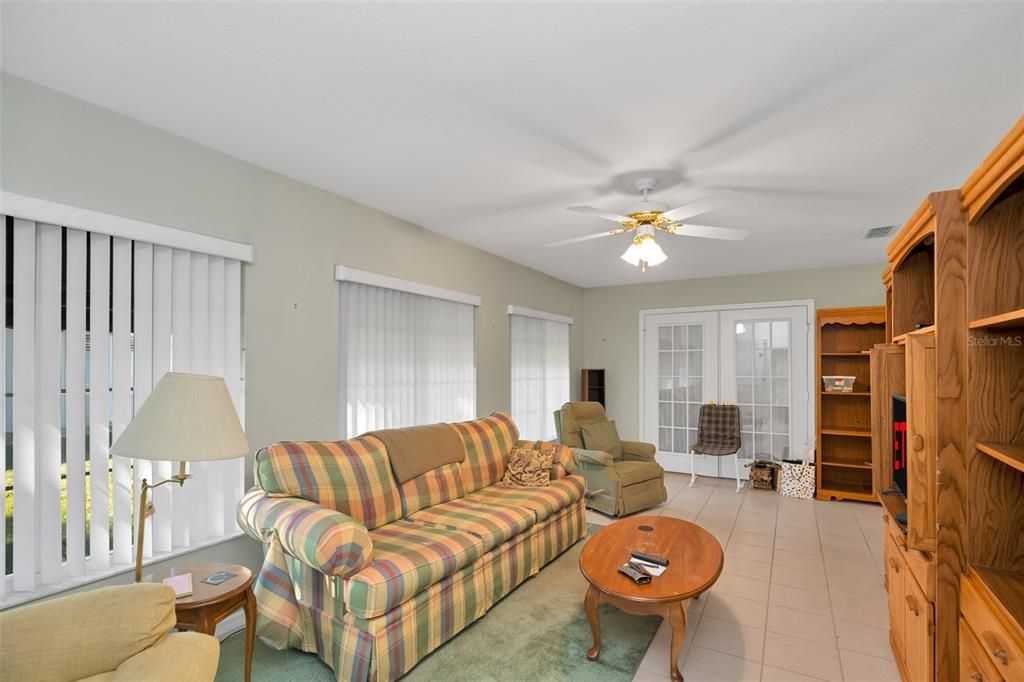 For Sale: $289,900 (2 beds, 2 baths, 1872 Square Feet)
